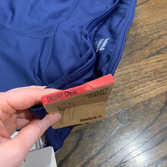 Brand new with tags Reebok Skinny Capri Women’s xs - Picture 5 of 11